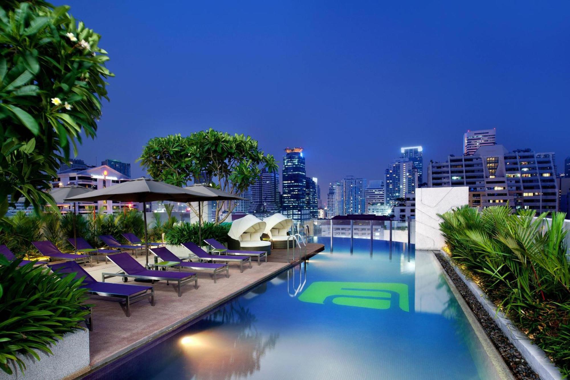 Отель Aloft Bangkok - Sukhumvit 11 Экстерьер фото